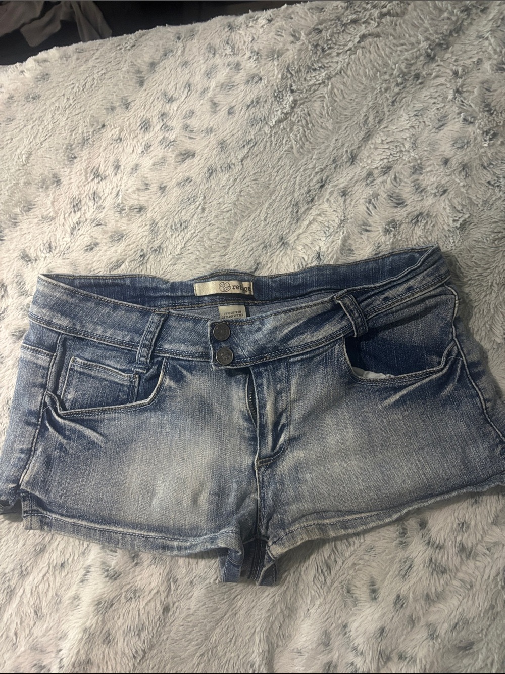 Jean Shorts . Refuge
